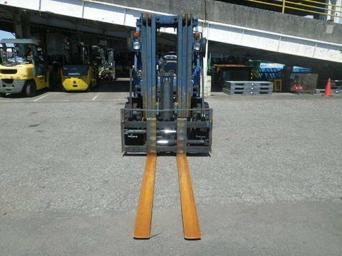 Komatsu FD45T-8-110119 chui công dịch càng