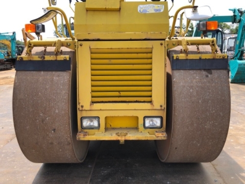 Lu ba bánh thép hiệu Sakai R2-3003