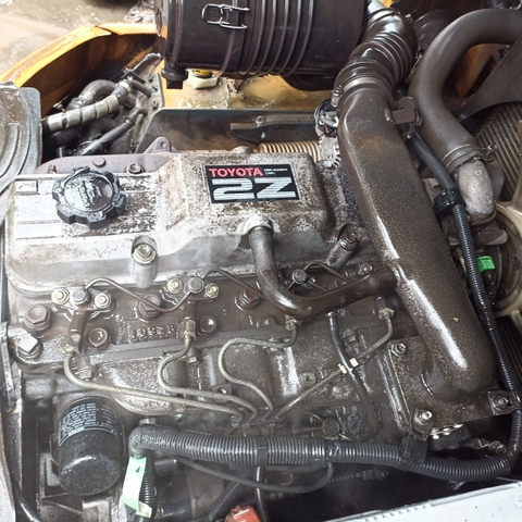 Xe nâng gật gù lốp đôi số sàn hiệu Toyota 7fd28-14470