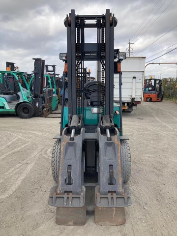 Xe điện komatsu FB30-11-817182 lắp kẹp giấy nguyên bản