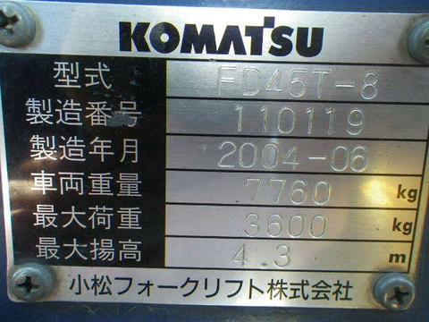 Komatsu FD45T-8-110119 chui công dịch càng