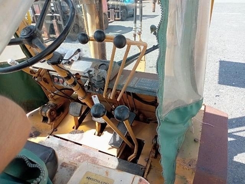 Xe nâng Komatsu FD25-10-227421 số sàn gật gù lốp đôi