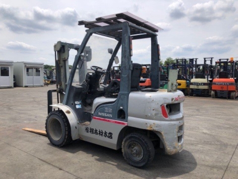 Xe nâng Nissan YL02M25-001782