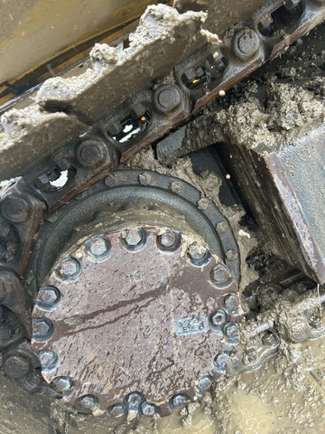 Máy xúc đào bánh xích cần dài 18 m PC200-6