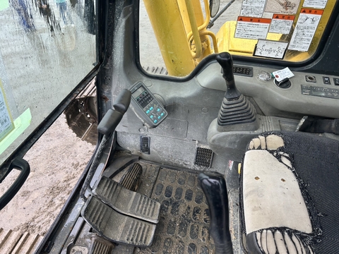 Máy xúc đào bánh xích cần dài 18 m PC200-6