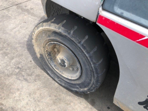 Xe nâng Nissan YL02M25-001782