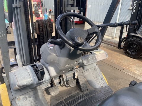 Komatsu FD25T-16-701150 chui công dịch càng số tự động