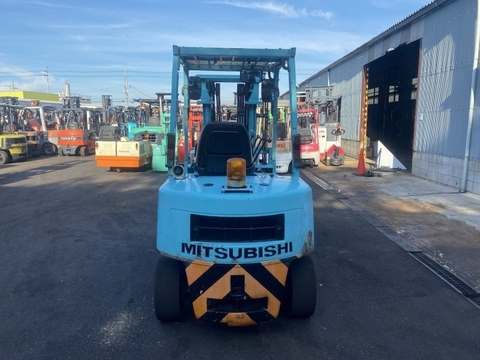 Xe nâng Misubishi FD30-33822 số tự động