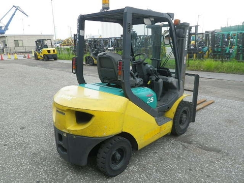 Xe nâng komatsu số sàn FD25W-16-700349