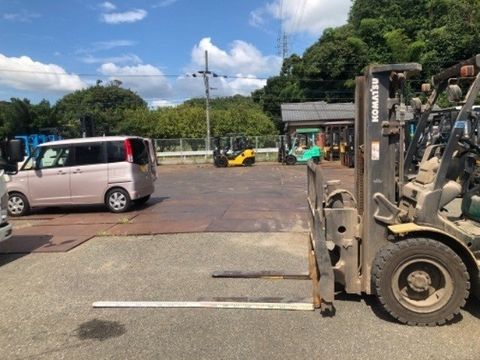 Komatsu 3 tấn chui công gật gù FD30T-16-750189