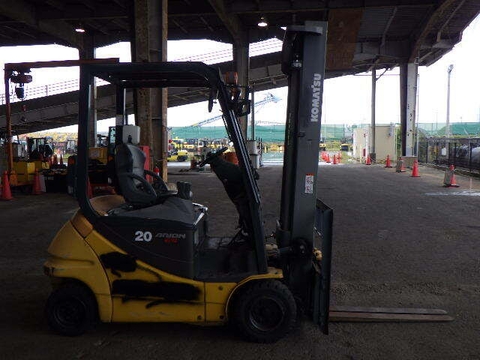 Komatsu FB20A-847032 tháp 4 m dịch giá