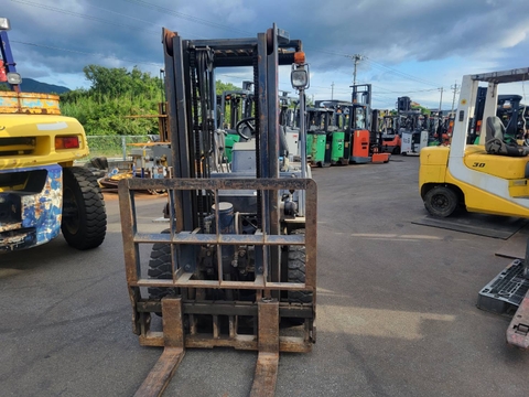 Xe nâng Komatsu FD20-11-342595 gật gù - số sàn