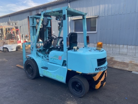 Xe nâng Misubishi FD30-33822 số tự động
