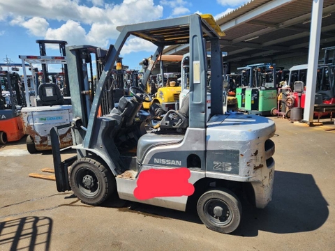 Xe nâng Nissan Y1F2A25-001318