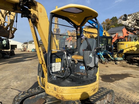 Komatsu PC30UU-5 16326