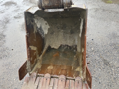 Máy xúc đào bánh xích cần dài 18 m PC200-6