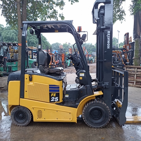 Xe nâng điện Komatsu FE25H-1-305478