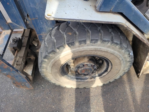 Xe nâng Komatsu FD20-11-342595 gật gù - số sàn