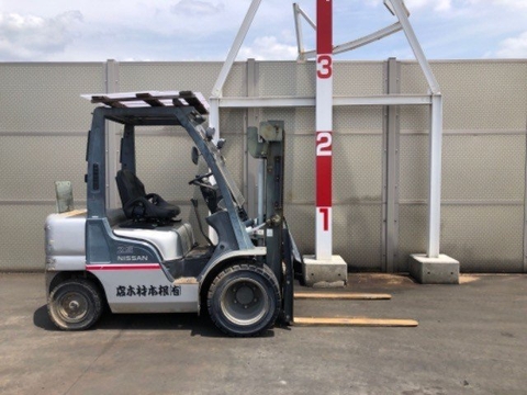 Xe nâng Nissan YL02M25-001782