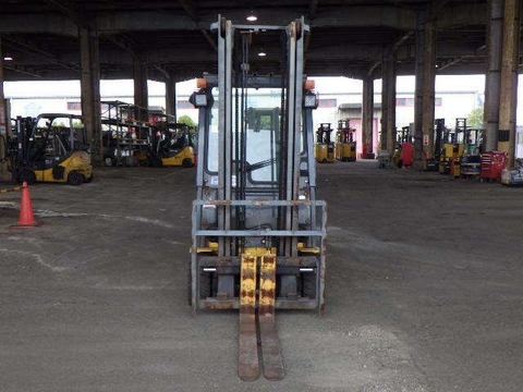 Komatsu FB20A-847032 tháp 4 m dịch giá