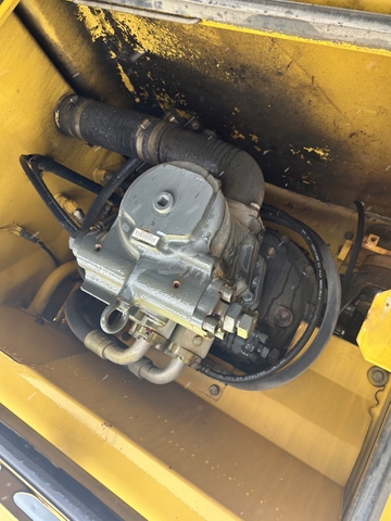 Máy xúc đào bánh xích cần dài 18 m PC200-6