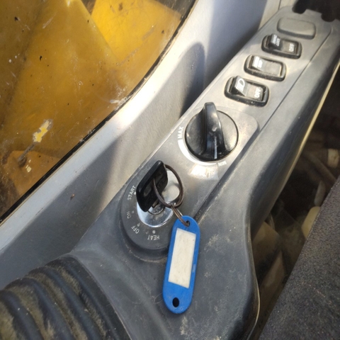 Komasu PC138US-1E1-5504