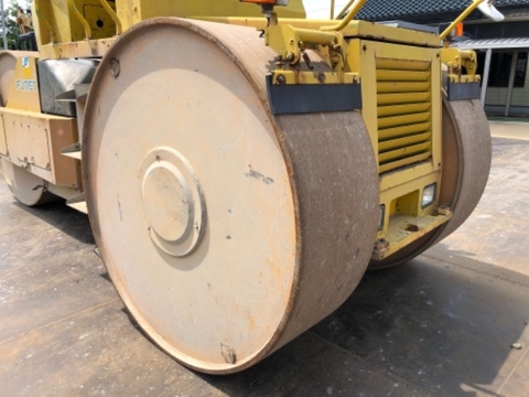 Lu ba bánh thép hiệu Sakai R2-3003