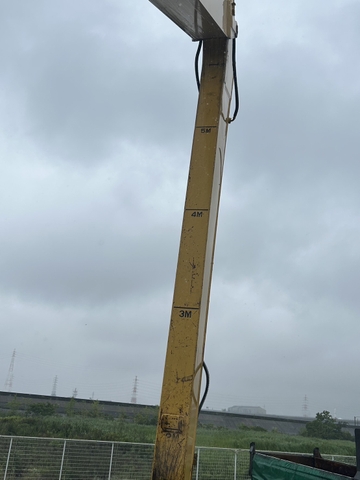 Máy xúc đào bánh xích cần dài 18 m PC200-6