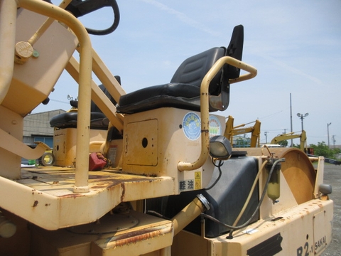 Lu 3 bánh thép Sakai R2-1-40439