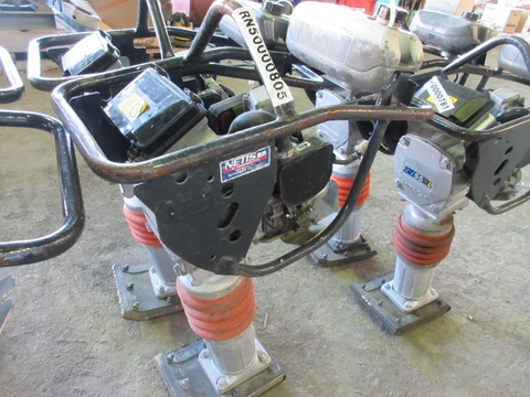 Máy đầm tay - máy đầm cóc - máy đàm mini cho thợ xây nhà các hãng