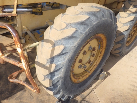 Máy san Komatsu GD405A-2-2882