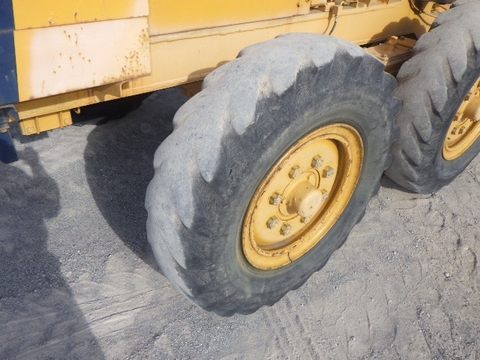 Máy san gạt Komatsu GD405A-1 -	50637