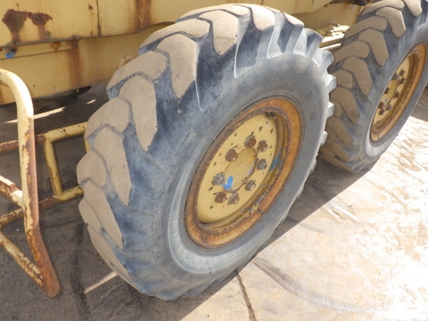 Máy san Komatsu GD405A-2-2882