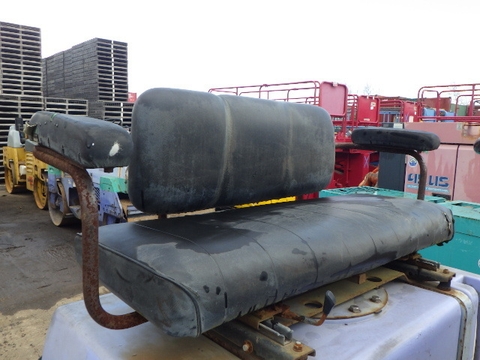 Lu rung mini Komatsu JV25CW-2-1518