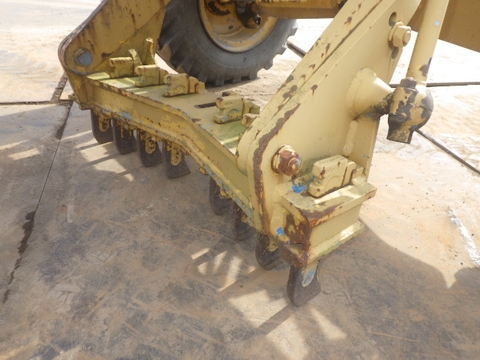Máy san Komatsu GD405A-2-2882