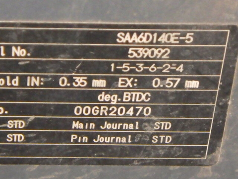 Máy ủi bánh xích hiệu komasu D155AX-6-81177