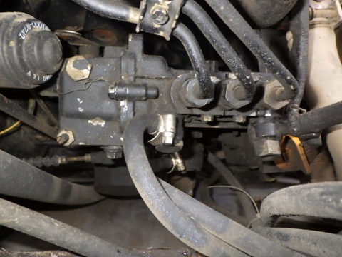 Lu rung mini Komatsu JV25CW-2-1518