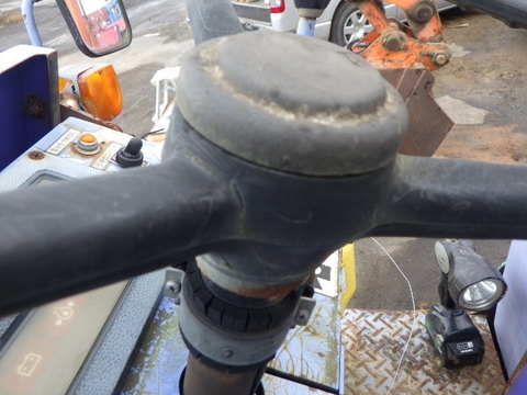 Lu rung mini Komatsu JV25CW-2-1518