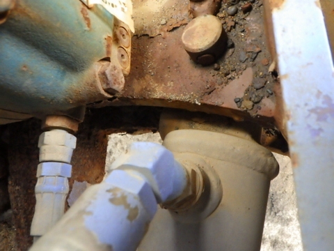 Lu rung mini Komatsu JV25CW-2-1518