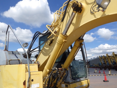 Máy xúc đào Komatsu PC138-2E1-6206