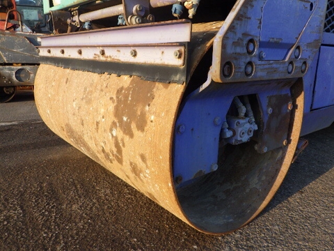 Lu rung mini Komatsu JV25DW-2-1266