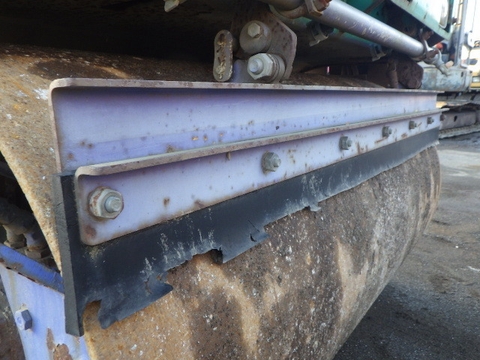 Lu rung mini Komatsu JV25DW-2-1266
