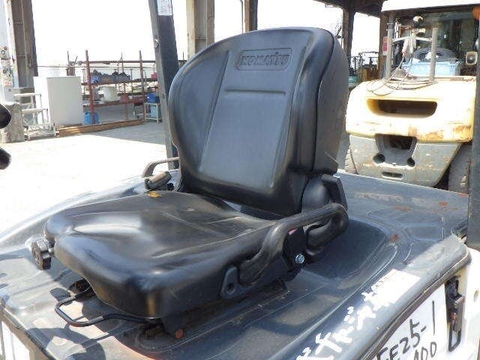 Xe nâng bình khô Komatsu FE25-1-302400