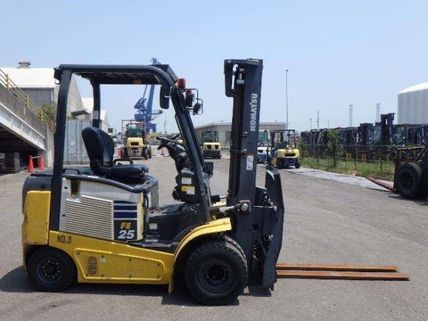 Xe nâng bình khô Komatsu FE25-1-302400