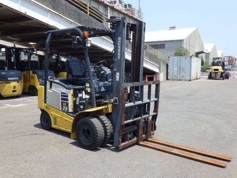 Xe nâng bình khô Komatsu FE25-1-302400