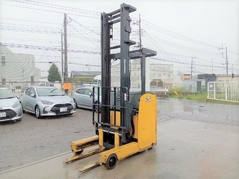 Xe đứng lái komatsu FB15RL-15-157963