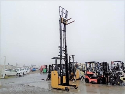 Xe đứng lái komatsu FB15RL-15-157963