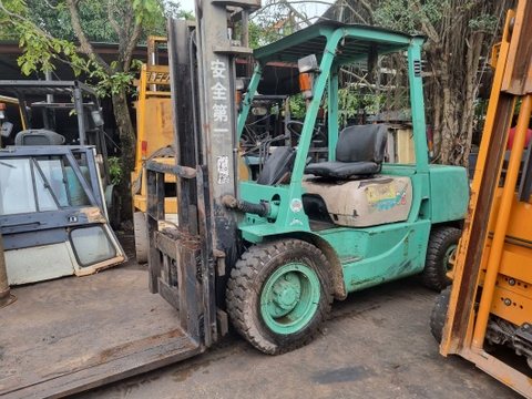 Misubishi FD35A-50577. Số sàn dịch giá sức nâng 3.5 tấn