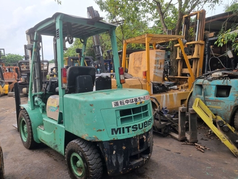 Misubishi FD35A-50577. Số sàn dịch giá sức nâng 3.5 tấn