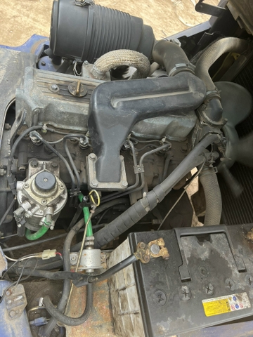 Komatsu FD25C-12-531383-- gật gù lốp đơn số sàn